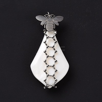 Natural White Shell Pendants SSHEL-C009-01P-1