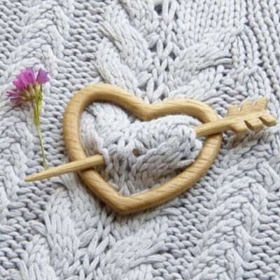Heart Wood Brooches JEWB-C010-06-1
