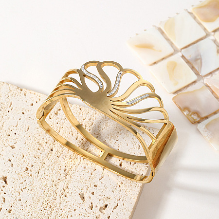 Shell Shape 304 Stainless Steel Pave Crystal Rhinestone Hinged Bangles for Women FS-WGE9198-01-1