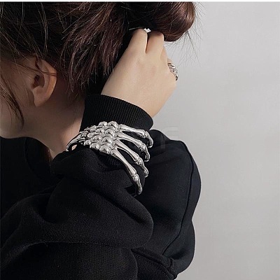 Halloween Skeleton Hand Zinc Alloy Bangles for Women FS-WG39438-01-1