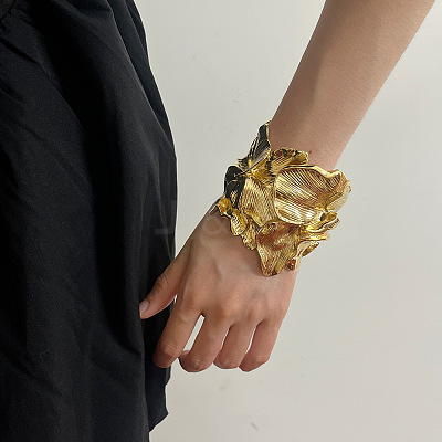 Alloy Cuff Bangles for Women FS-WG9E1FD-01-1