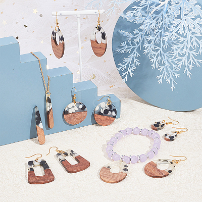 Resin & Walnut Wood Pendants RESI-SC0001-45-1