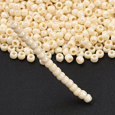 TOHO 8/0 Round Beads SEED-XTR08-0409-1