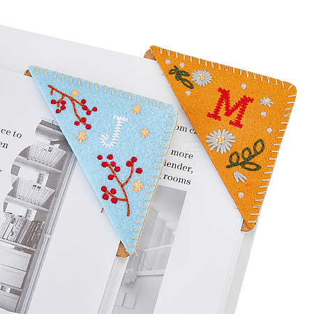 2Pcs 2 Colors Flower Pattern Felt Embroidery Bookmarks AJEW-HY0001-70-1