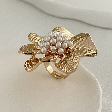 Flower Alloy & Iron & Plastic Pearl Finger Rings for Women FS-WGD80DA-01-1